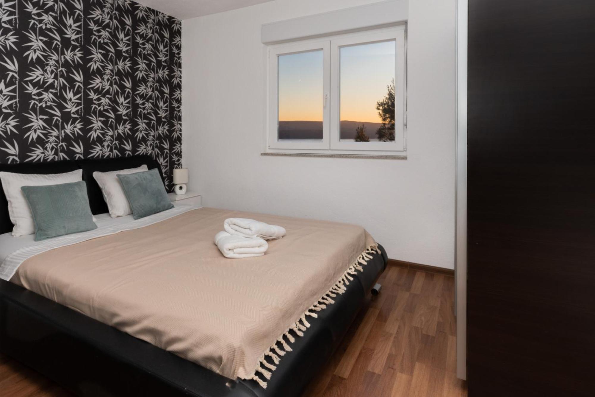 Sunny Hill Apartments With Rooftop Pool Čelina Exterior foto