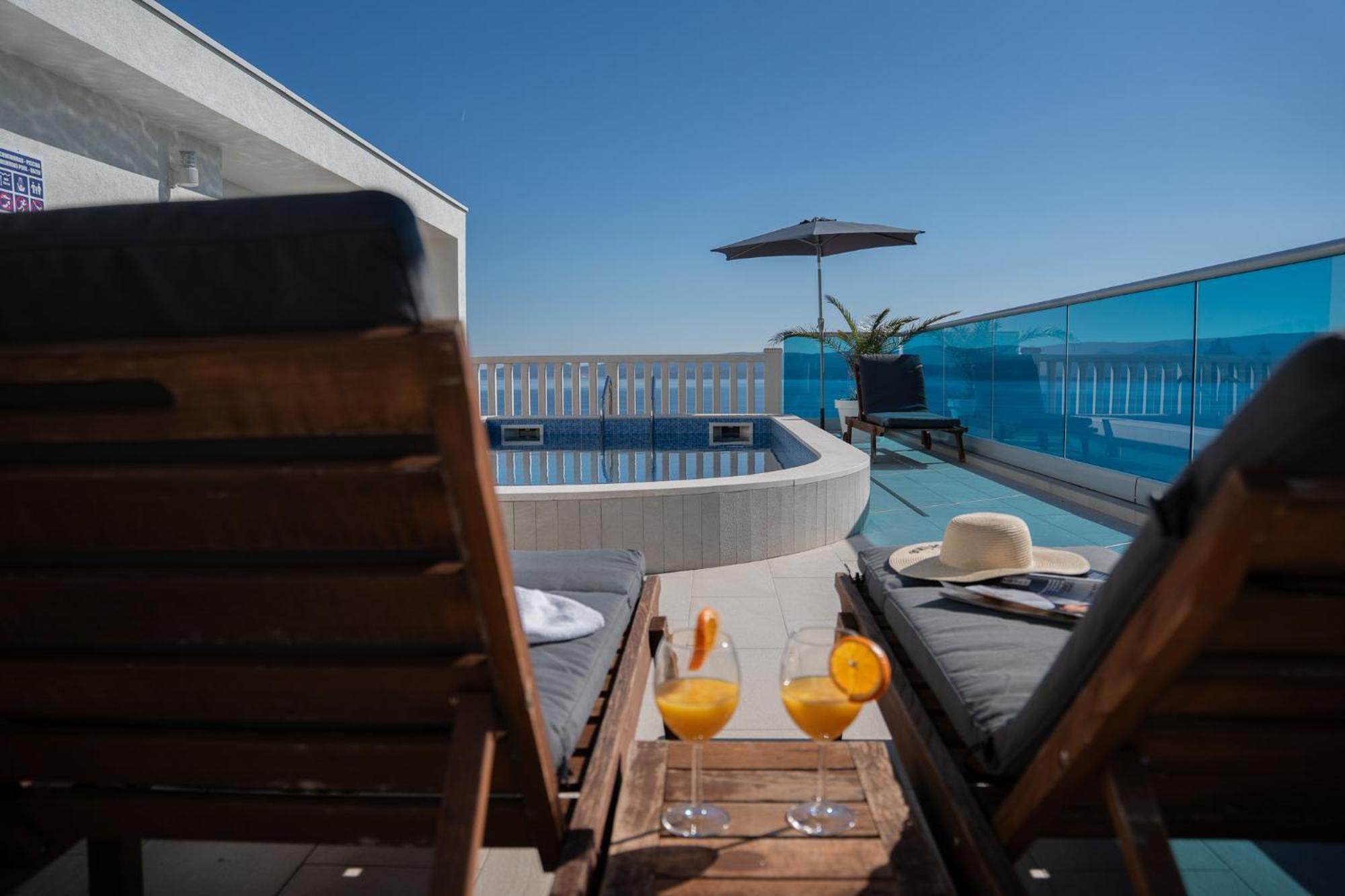 Sunny Hill Apartments With Rooftop Pool Čelina Exterior foto